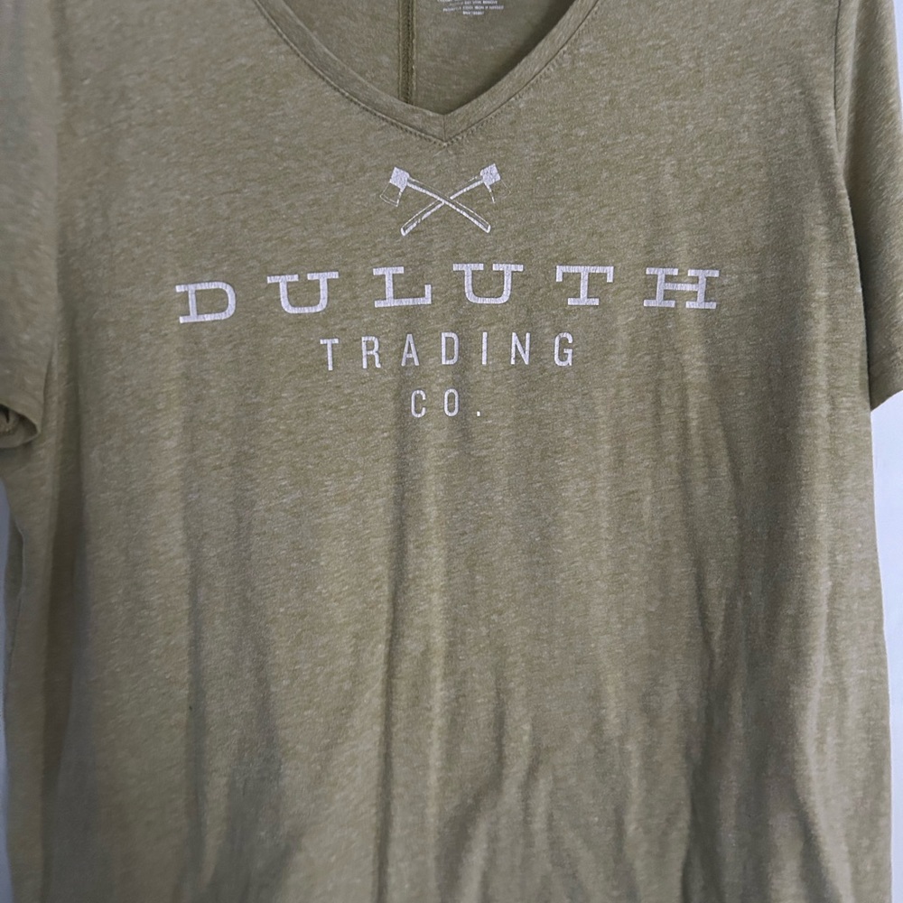 Duluth Trading Co. Gold T-Shirt Women’s xl v neck